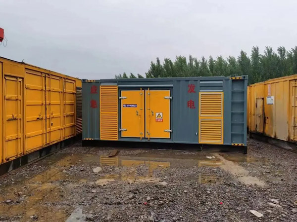 固始柴油发电机如何判断干式空气滤清器是否需要更换？