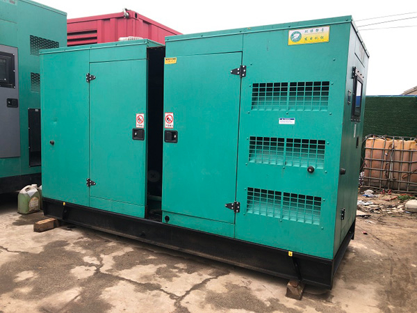 固始怎样合理控制磷酸铁锂蓄电池的充放电倍率以延长其使用寿命？